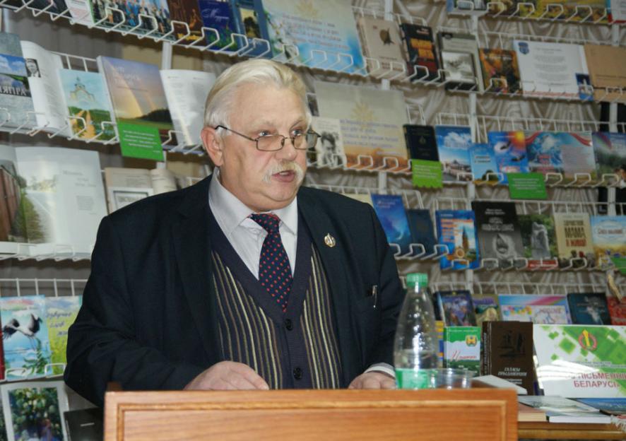 Книга могилевского поэта Алеся Казеко «Песня роднай зямлі» увидела свет в преддверии Дня Победы