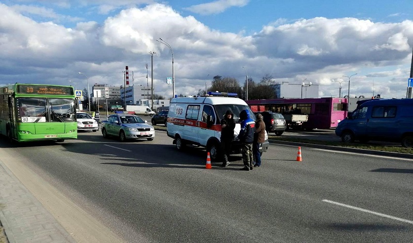 Свидетелей ДТП с участием автомобиля скорой помощи устанавливают в Могилеве