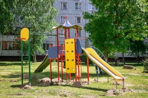 Новые детские  горки от завода горного машиностроения установлены на дворовых площадках Могилева