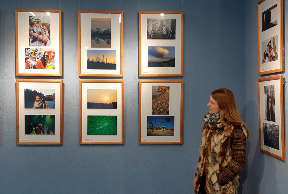 Выставка фотографий студентов, преподавателей и выпускников открылась в МГУ имени Кулешова. Фото