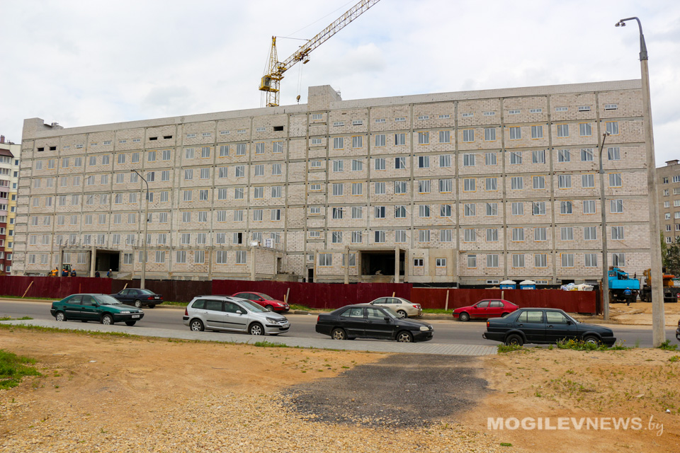 Детское отделение и подстанцию скорой помощи поликлиники в Казимировке Могилева планируют сдать в августе. Фото