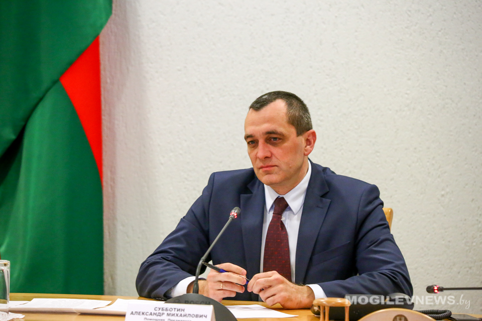 Александр Субботин провел «прямую телефонную линию». Фото