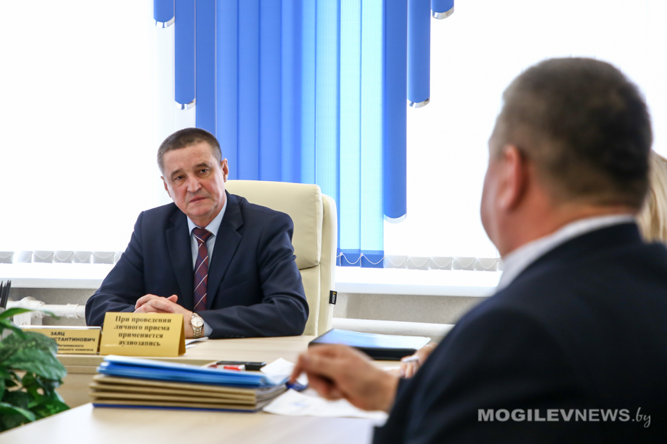 Леонид Заяц провел выездной прием граждан в Славгороде