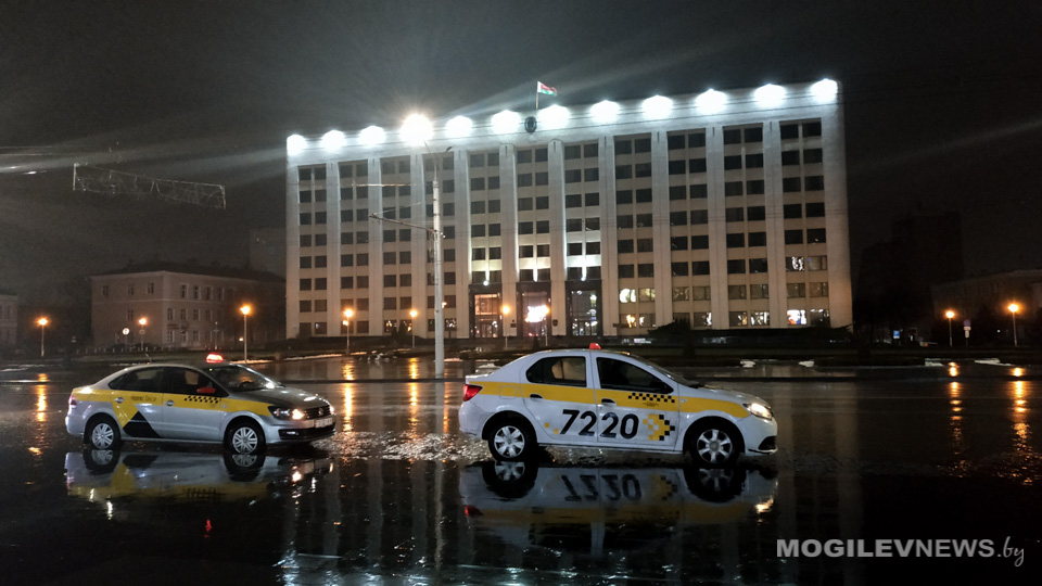 В налоговой разъяснили требования законодательства в сфере перевозки пассажиров автомобилями-такси
