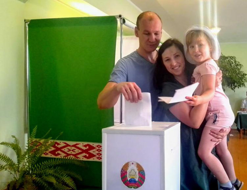 Жители Климовичского района  активно приходят на избирательные участки