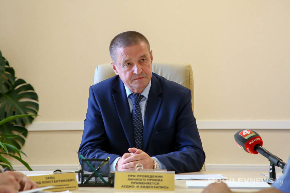 Личный прием граждан провел председатель облисполкома Леонид Заяц. Фото