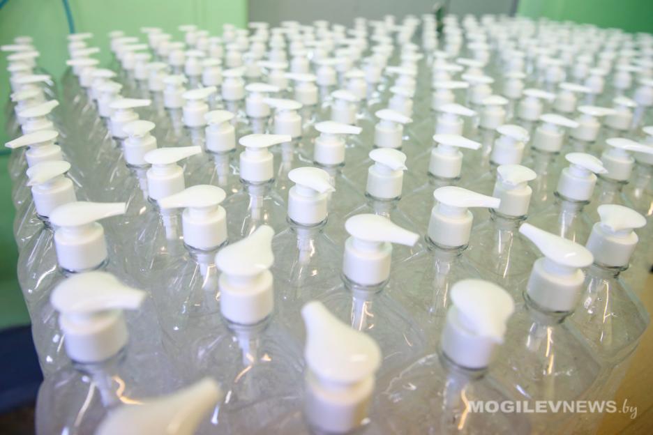 На 90 дней в Беларуси вводится госрегулирование цен на маски и дезсредства