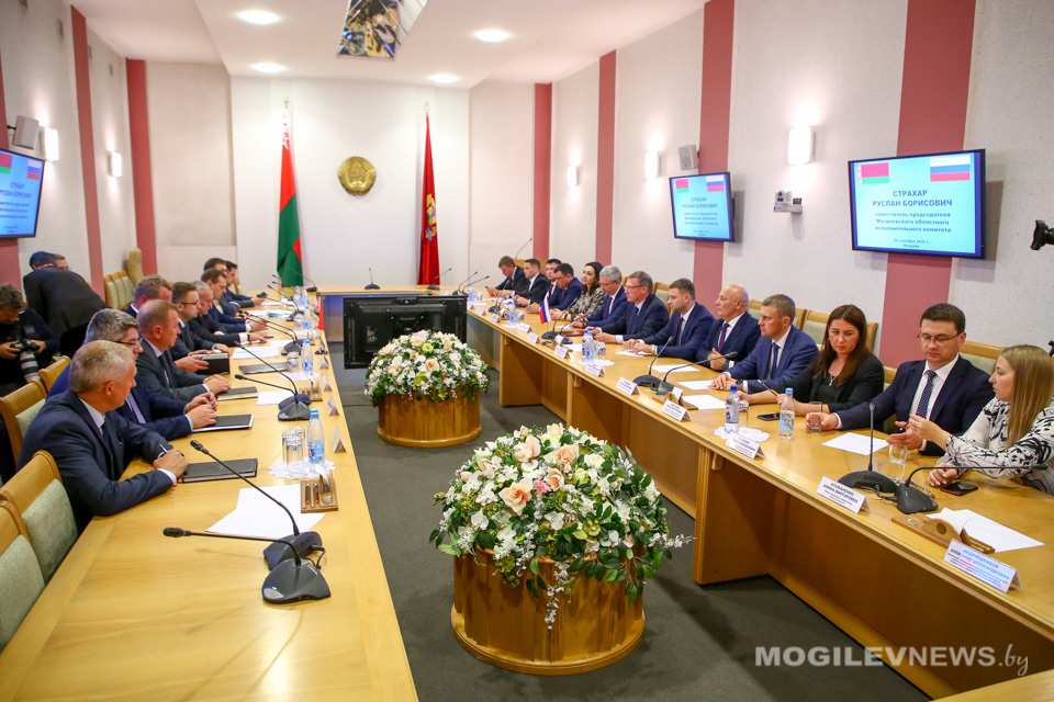 Могилевскую область посетила делегация из Омска. Фото