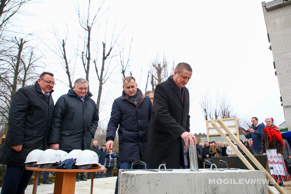 В Могилеве заложили первый камень в фундамент нового кардиологического центра. Фото