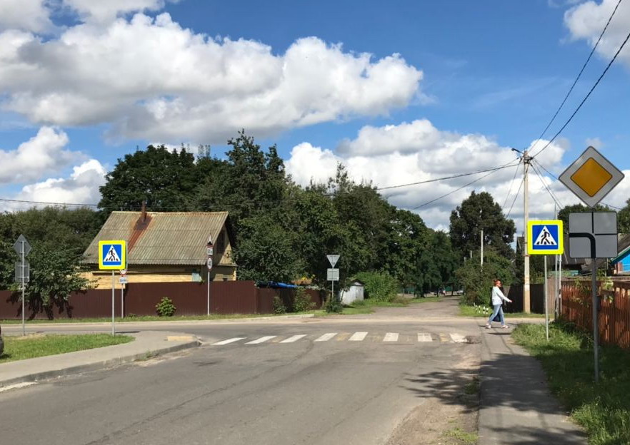 На пересечении улиц Большой Машековской и Кашановской в Могилеве изменен приоритет в проезде транспорта. Фото