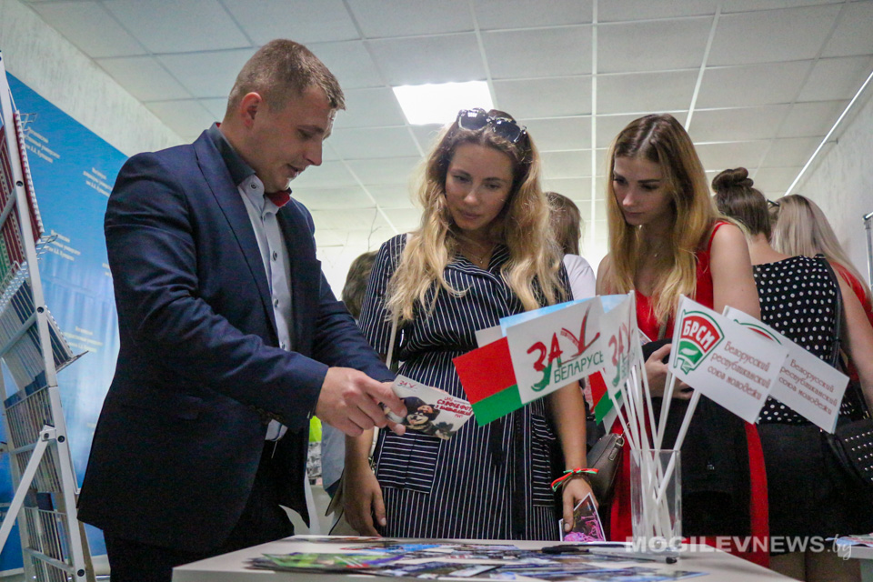 Открытый диалог «Беларусь: вчера, сегодня, завтра» прошел в Могилеве. Фото