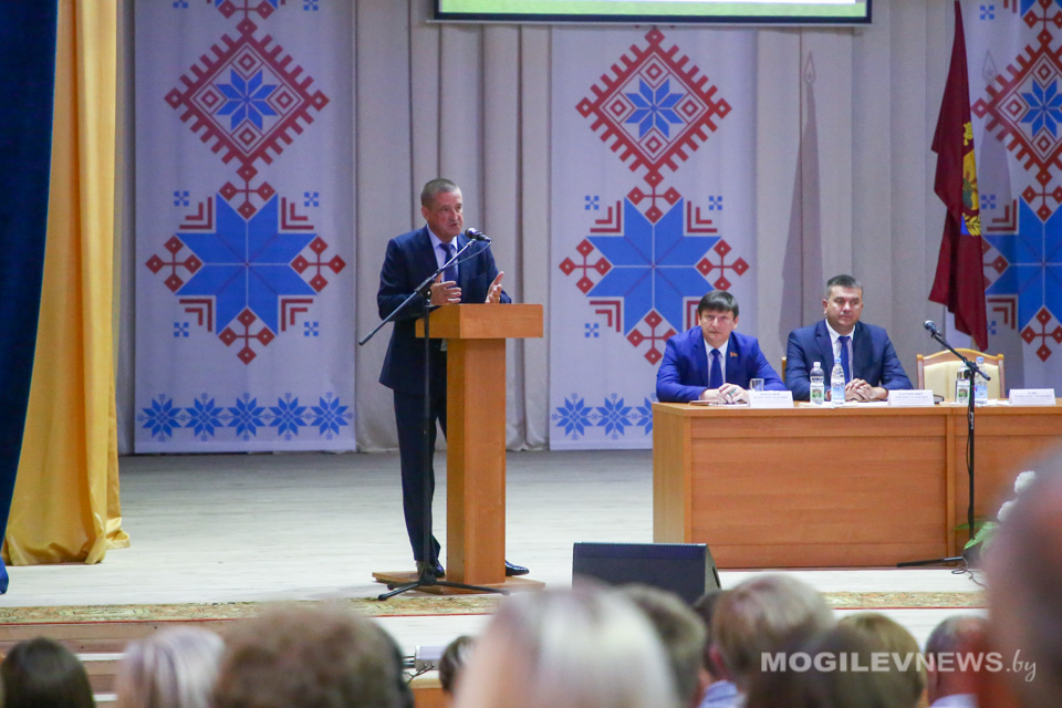 Председатель Могоблисполкома Леонид Заяц встретился с жителями Быховского района. Фото
