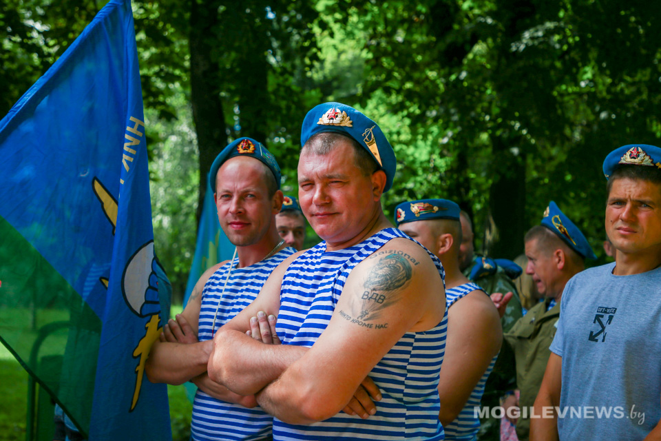В Могилеве отметили День десантников. Фото