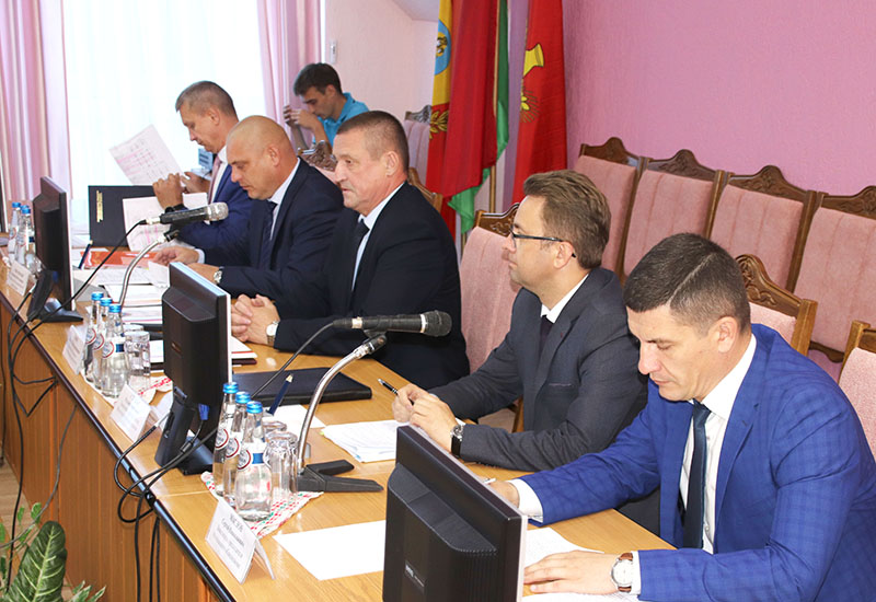 Леонид Заяц провел выездное рабочее совещание в Костюковичах. Фото