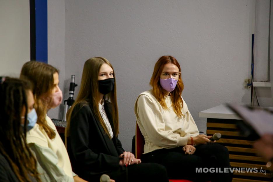 Маски придется носить до завершения эпидемического процесса - Минздрав