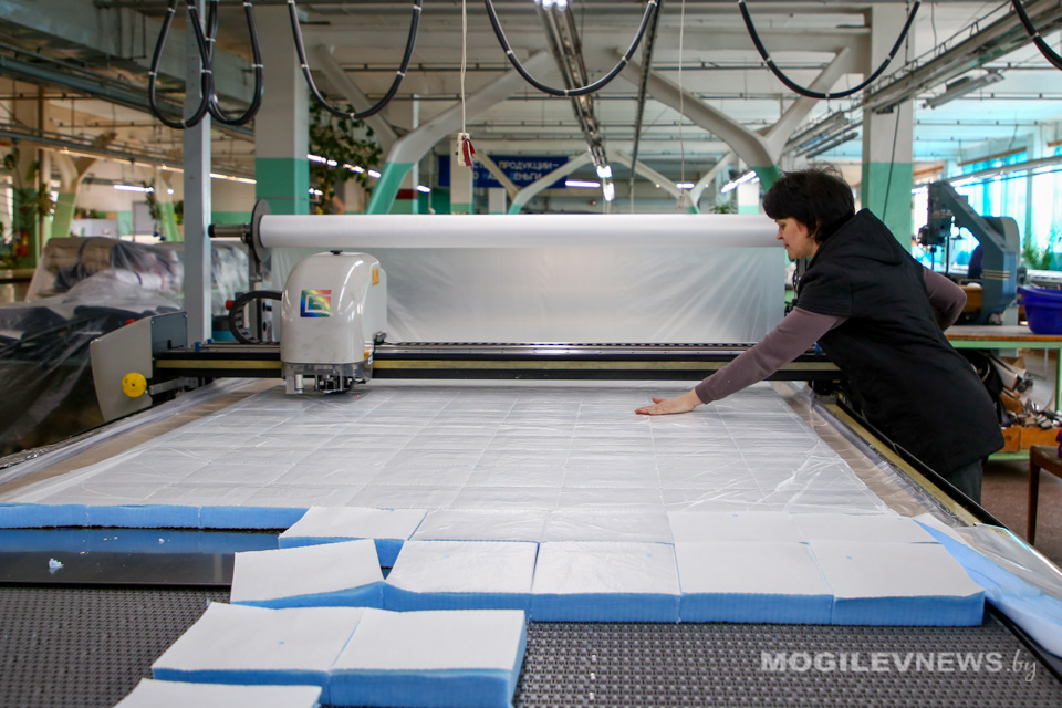 Лукашенко ознакомится с выпуском защитных средств на бобруйской "Славянке"