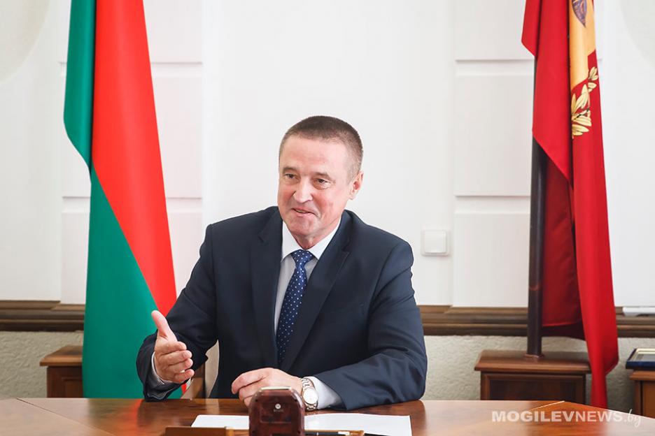 Председатель Могилевского областного исполнительного комитета Леонид Заяц поздравляет жителей и гостей области с наступающим Новым годом и Рождеством