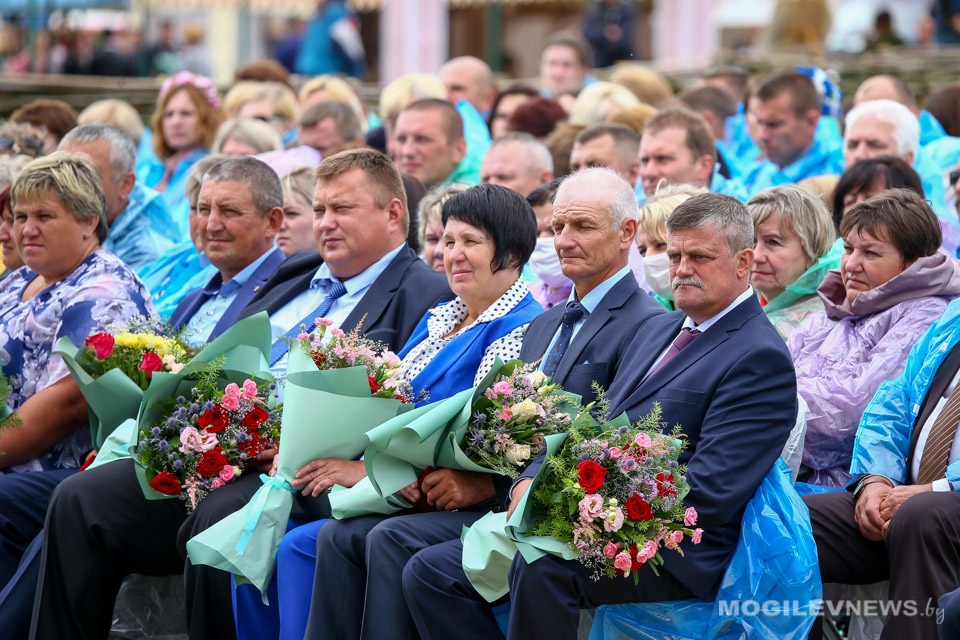 Торжественная церемония награждения передовиков АПК Могилевской области прошла на празднике «Купалье» в Александрии