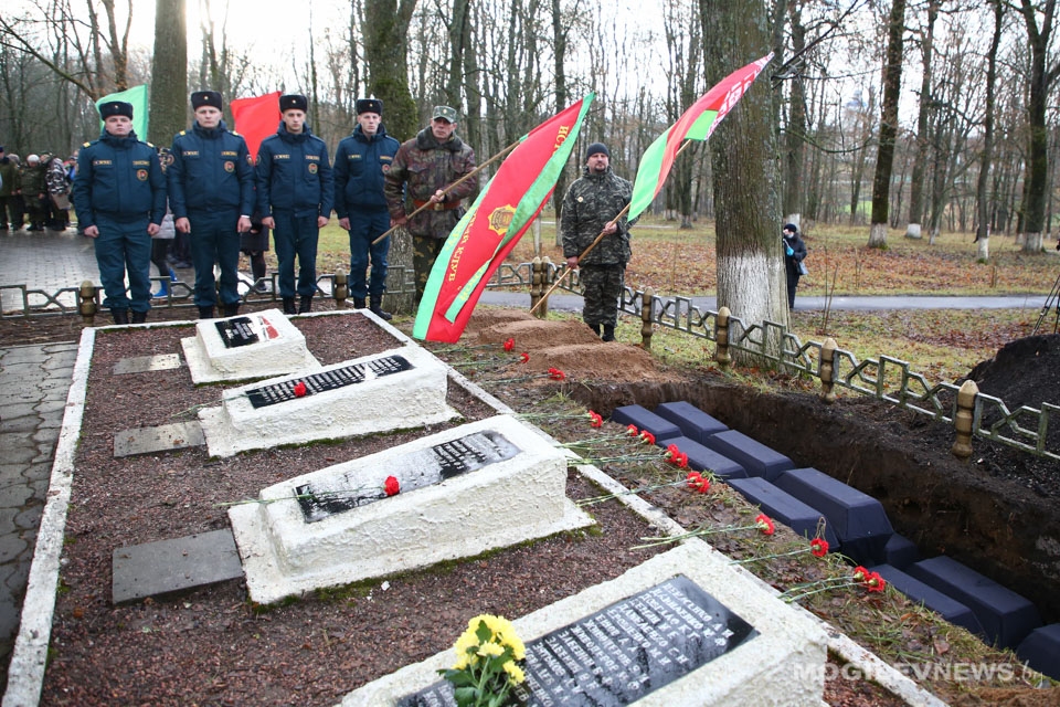 В Славгороде перезахоронили останки бойцов Красной армии. Фото