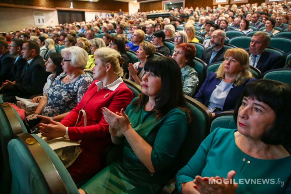 Могилевщина занимает лидирующие позиции в образовательной сфере страны - Сергеенко