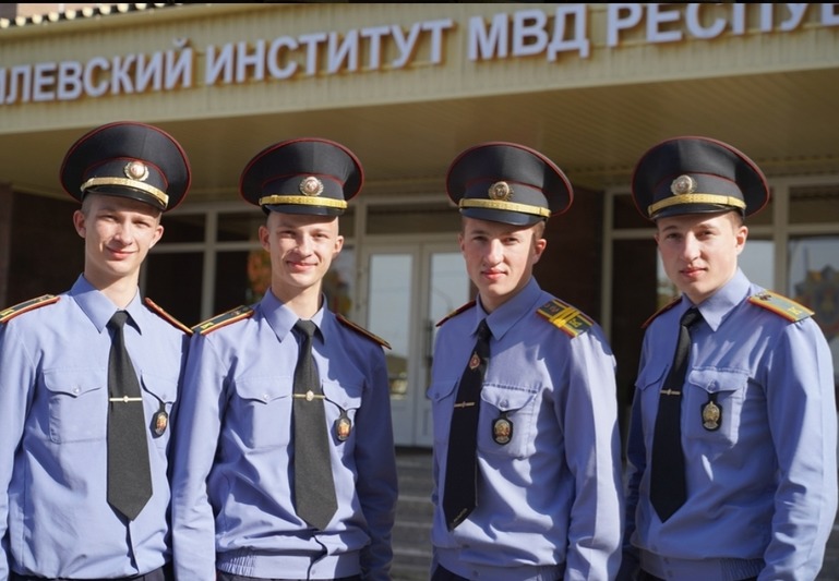 В Могилевском институте МВД учатся две пары близнецов. Ребята – о желании стать милиционерами, курьезных случаях из-за схожести и спортивных успехах