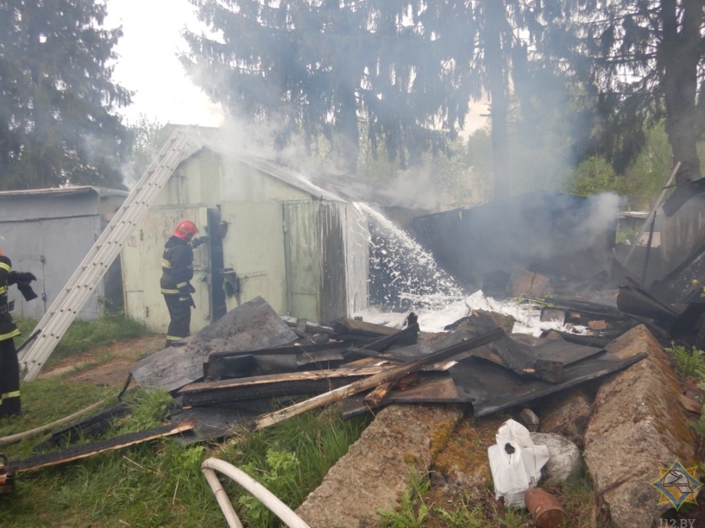 Три гаража горели в ГСК в Могилеве