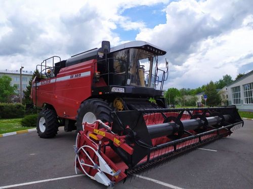 Новейший зерноуборочный комбайн получила для обучения студентов БГСХА