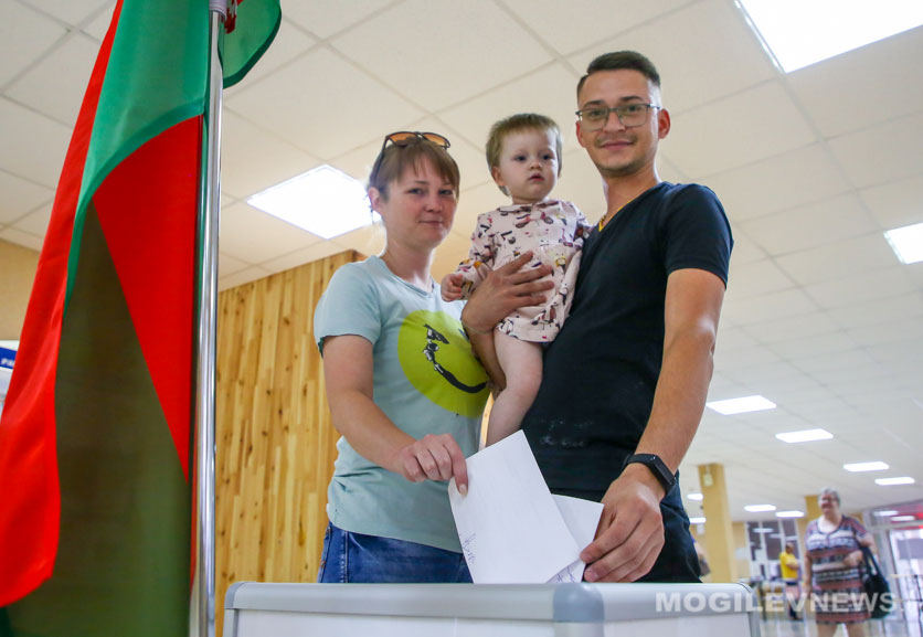 Для нас интересно и важно принять участие в выборах – молодая семья могилевчан