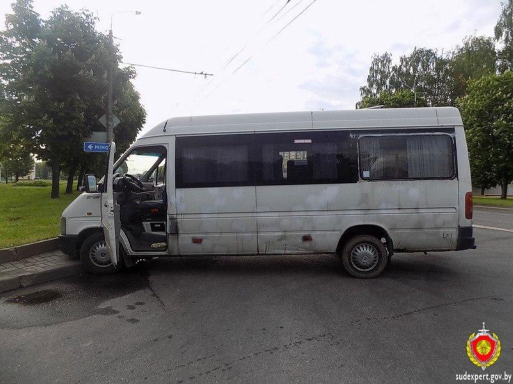 Подростки в Могилеве угнали микроавтобус