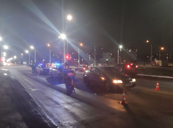 В Бобруйске пенсионерка попала под машину - переходила дорогу в неустановленном месте