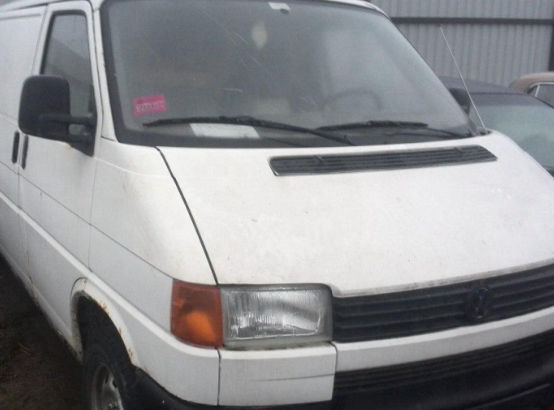 Могилевчанин поменял местами VIN-номера в двух машинах, чтобы оставить себе конфискованный фургон