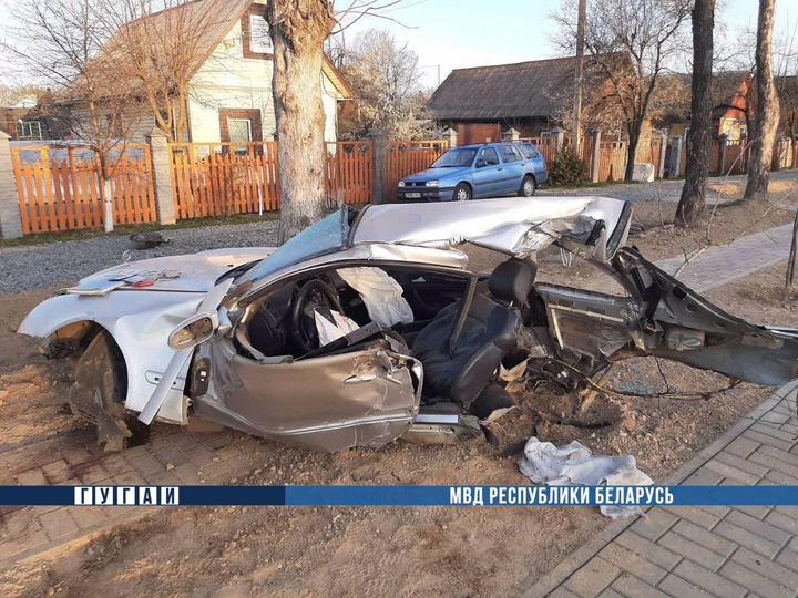 ДТП в Могилеве: от удара машину разорвало на две части