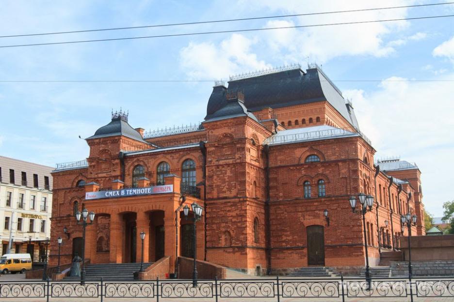 Премьеру спектакля «Бог ездит на велосипеде» Могилевский драмтеатр представит 27 февраля