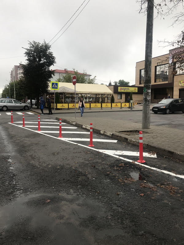 В районе Минского рынка в Могилеве демонтировали пешеходный переход. Фото