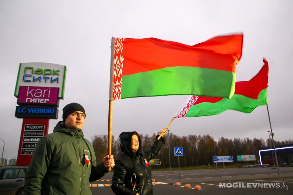Могилевчане участвуют в республиканском автопробеге "За единую Беларусь!". Фото