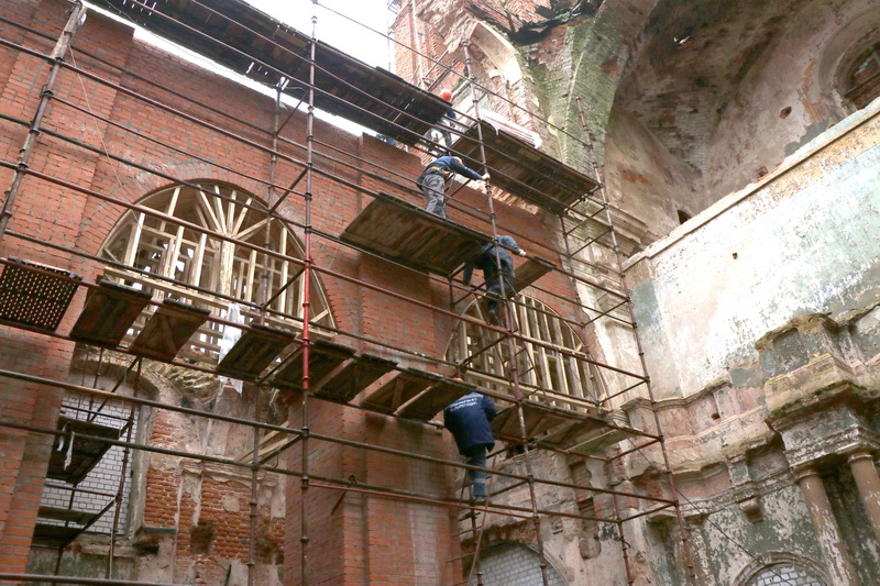 Работы по консервации иезуитского костела продолжаются в Мстиславле