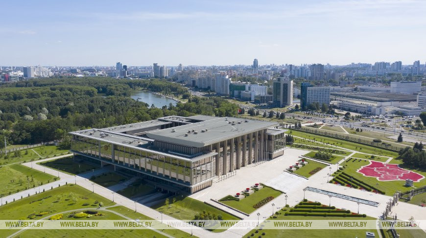 Подписал указ о добровольном страховании дополнительной накопительной пенсии
