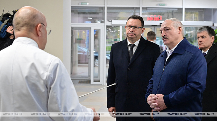 Президент Беларуси Александр Лукашенко продолжает серию рабочих мероприятий, посвященных медицинской тематике и лечению людей в условиях пандемии