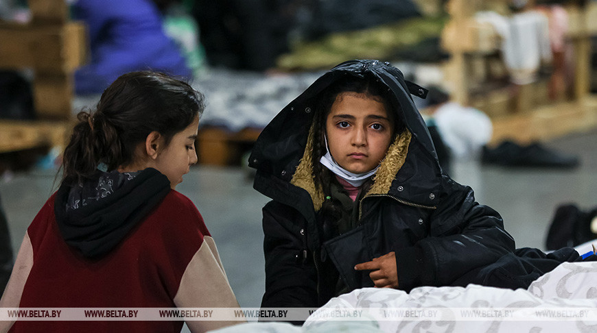 Александр Лукашенко: мы не будем задерживать беженцев, грузить их в самолеты и отправлять на родину