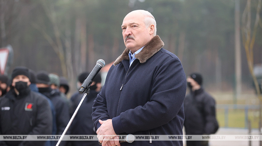 "Не хотите решать - скажите, мы без вас будем решать эту проблему". Президент о ЕС и проблеме беженцев
