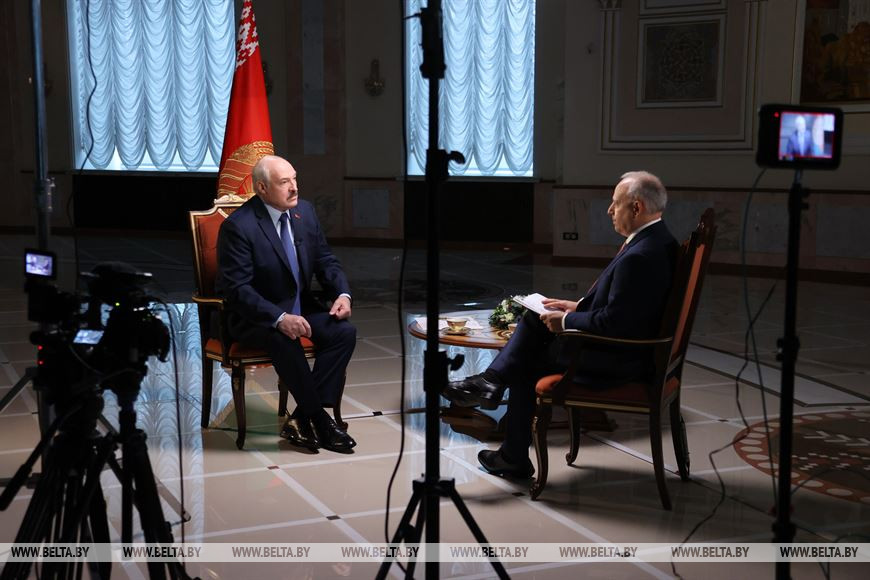 "Британский штамм CNN". Александр Лукашенко в интервью Би-би-си опроверг расхожие фейки