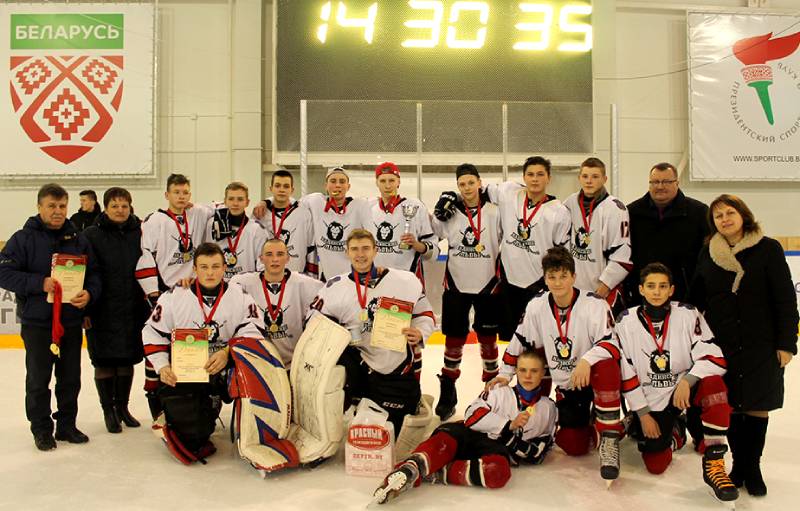 «Кадинские львы» обыграли своих соперников в стартовом поединке финального турнира «Золотой шайбы»