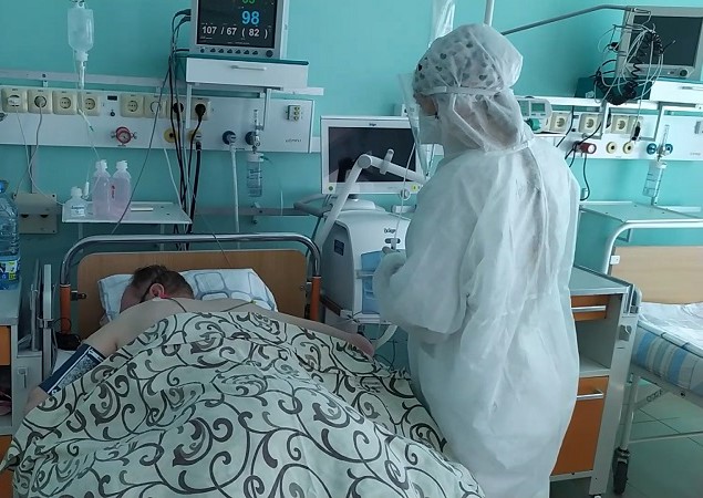 Четвертая волна COVID-19 и прививки: мнение врачей. Видео