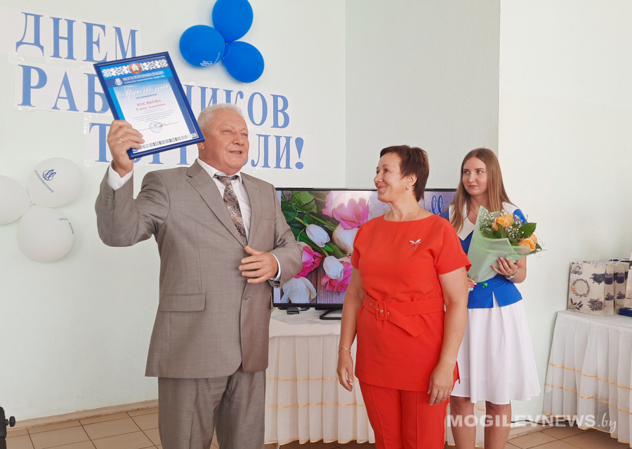День работников торговли торжественно отметили в ОАО «Могилевхимволокно». Фото