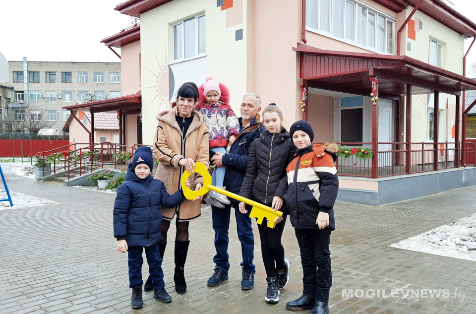 Новый детский дом семейного типа открыли в Могилеве. Фото
