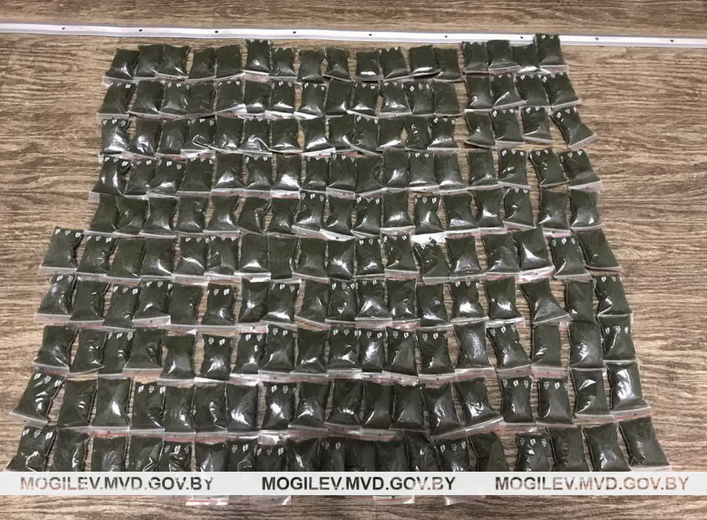 Около 9 кг насвая изъяли в Могилевской области с начала года