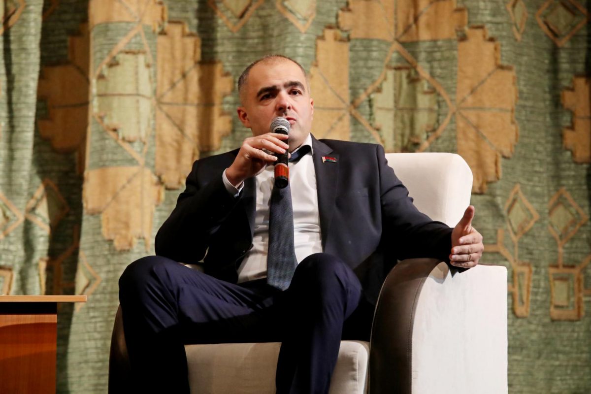 Депутат Олег Гайдукевич провел встречу с активом Бобруйска