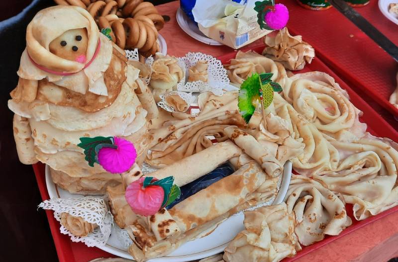 Широкой масленицей провожали зиму костюковчане. Фото