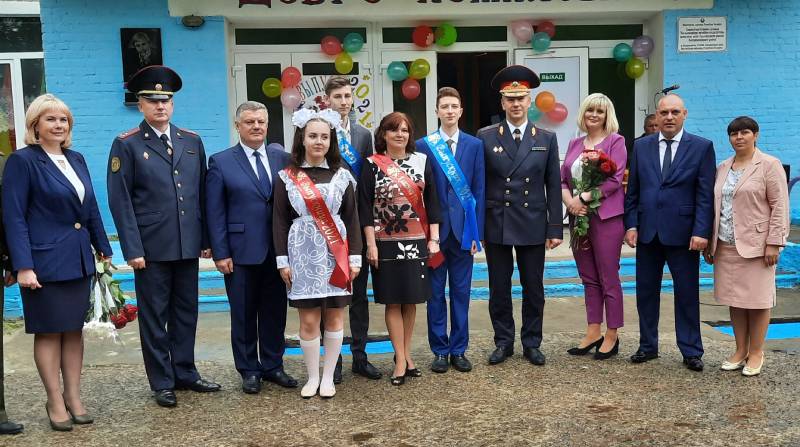 Последний звонок прошел в Белынковичской школе Костюковичского района. Фото