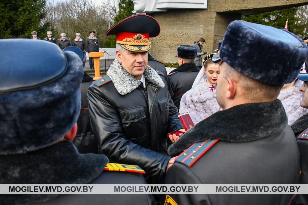 Государственные награды вручили в Могилеве сотрудникам органов внутренних дел. Фото